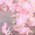Miniatyrbild 6 av 8: 1,8 m 256 Simulerade Konstgjorda Sakura Blomgirlang Hängande Rankor för Vår Hemrum Bröllopsfest Dekor Ljusrosa