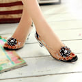Miniatyrbilde 5 av 5: Studded Flower Transparent Sandals med Rhinestone Wedge Heel39 Hvit