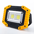 Miniatyrbillede 1 af 5: Bærbar Genopladelig LED Arbejdslys - 30W, 1500lm, Magnetisk Base - Perfekt til Camping, Vandreture, Nødreparation af Bil