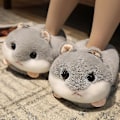 Pikkukuva 3 / 3: Plush-eläimetöppäset - Mukavat ja lämpimät talvikengät sisäkäyttöön aikuisille - Vaaleanpunainen hamsteri