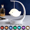 Miniatyrbillede 2 af 5: Børne Natlampe med Bluetooth-højtaler, 7 Fuglefarver, Genopladelig Touch Sengelampe og Trinløs Dæmpning - Velegnet til Børneværelse, Stue