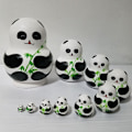 Miniatyrbillede 5 af 5: Russisk Matryoshka Nesting Dolls Set - Håndlavet 10-delt pandaserie i malet træ - Traditionelle russiske dukker til gaver og legetøj