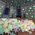 Miniatyrbilde 2 av 4: 100 stk. Stjerner som lyser i mørket, selvlysende fluorescerende plastikk veggklistremerker, full farge, 3 cm, roserød