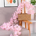 Miniatyrbild 3 av 8: 1,8 m 256 Simulerade Konstgjorda Sakura Blomgirlang Hängande Rankor för Vår Hemrum Bröllopsfest Dekor Ljusrosa