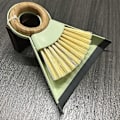 Pikkukuva 2 / 5: Green Tiny Team Täysi ympyrä ja harjasetti, valkoinen mini-rikkalapio