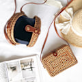 Miniatyrbillede 3 af 5: Retro håndvævet rund rattan taske - Stilful stråhåndtaske til hende lille firkantede taske