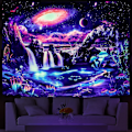 Miniatyrbillede 2 af 5: Blacklight Galaxy Vægtæppe: Et betagende rumlandskab med bjerge og sø til dit soveværelse