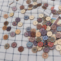 Miniatyrbilde 4 av 7: 100 stk 20 mm retro stil vakkert mønster blomsterformet treknapp for DIY Craft