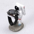 Pikkukuva 3 / 5: Kellonäyttöteline Vanha Hovimestari/Astronautti Hartsi Patsasmalli Kelloteline Koriste Säilytysteline Korut Kello Rannekoru Kaulakoru Koti Toimisto Kauppa