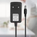Pikkukuva 2 / 8: Multi suojaukset 12,6 V/1 A Mukautuva litiumakkulaturi 100-240 V tulo - EU-pistoke