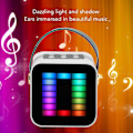 Miniatyrbillede 5 af 5: Mini Karaoke Maskine Sæt RGB Pickup Lys Digital Behandlingschip Håndholdt Bærbar Bluetooth Højttaler Med Mikrofon Hvid ZD.16