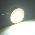 Miniatyrbillede 6 af 6: LED-lysbase USB-grænseflade Eg Træmateriale Rund 2cm/0.8in Tykkelse Glødende dekorativ displaylampe til hjemmet 5V lysbase hvid White
