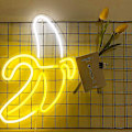 Miniatyrbillede 2 af 5: 1 stk. Banan Neon Skilt USB LED Lys Kunst Vægdekoration til soveværelse Væg Børnefødselsdag Fest Bar Indretning 46x29,5cm