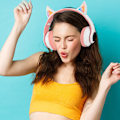 Miniatyrbilde 5 av 8: Foldbar Bluetooth-hodetelefon HiFi-glødeeffekt Lett behagelig søtt trådløst headset rosa