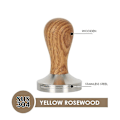 Miniatyrbilde 4 av 5: Kaffetamper i rustfritt stål med gul palisanderhåndtak, flat base 51mm