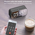 Miniatyrbilde 7 av 8: Nattbord Bluetooth-speiloverflate LED-vekkerklokkehøyttaler FM-radio Trådløs digital vekkerklokke for soveromskontor Reise