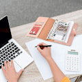 Miniatyrbillede 2 af 5: A6 PU Læder Portfolio til Kontantbudgetplanlægger, Kuvertbudgetmappe med 12 Klare Lynlåslommer til Månedlig Betalingsplanlægning, Pink