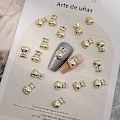 Miniatyrbillede 2 af 5: 10 stk. Nytårs Negletilbehør Fisk Guldbarre Dekorationer og Pengepose til DIY Neglekunst