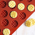 Miniatyrbillede 5 af 5: Mini Rund Silikon-Vaffel- og Eggo-Form - 2 Stykker