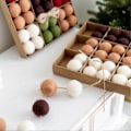 Miniatyrbilde 4 av 5: 6/36 stk. 3/5 cm Julefiltball Snøfnugg Snømann Heldekkende Farge Knusesikker Gjenbrukbar Juletre Hengende Ball Ornament Anheng C