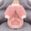 Pikkukuva 3 / 4: Vaaleanpunainen fleece-neuletakki pienelle yorkielle ja chihuahua-koiralle