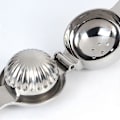 Miniatyrbillede 2 af 4: Køkken Citronpresser Rustfrit Stål med Premium Kvalitet Kraftig Solid Metal Presseskål - Stor Manuel Citruspresser og Limepresser Rustfri