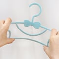Miniatyrbillede 3 af 5: 10 STK børneopbevaringsbøjler plastik tyk bue knude frakketørrer bøjle til småbørn Baby blå