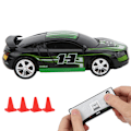 Miniatyrbillede 4 af 8: Mini RC Bil med Drikkedåse Strøm Inducering Firevejs Fjernbetjening APP Dobbelttilstand Legetøjsmodel (Sort)