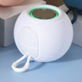 Miniatyrbillede 8 af 8: Bluetooth trådløs minihøjttaler bærbar stof genopladelig højttaler til hjem sovesal fest hvid