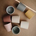 Miniatyrbild 5 av 5: Dww-Set med 2 Barnmuggar | Tillverkade i Danmark | Tål Diskmaskin | Hållbart & Högkvalitativt Material | Tillbehör för Småbarn