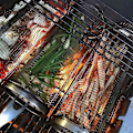 Pikkukuva 3 / 4: Pyöreä BBQ-häkki Grilli Uuni Sylinterimäinen Grillauskori Verkko Pyörivät Grillaustyökalut 304 Ruostumaton teräs (suuri koottu (30*9))