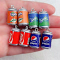 Pikkukuva 1 / 5: 10 kpl 3D Coca-Cola -pullon muotoisia hartsiriipuksia korujen valmistukseen DIY-korvakoruihin ja rannekoruihin, tarvikkeet5