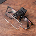 Miniatyrbild 4 av 5: Clip-On handsfree förstoringsglas för äldre personer med nedsatt syn, 3x förstoring, 8,5 X 3 cm