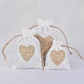 Miniatyrbillede 3 af 5: Hvide 20 stk. jute poser med snøre og hjerte mønster til smykker gave bryllup dåb fødselsdag jul 10 x 14 cm