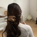 Pikkukuva 4 / 6: Hius Scrunchies Exquisite Shiny Soft Mukavat Hiukset Nauhat Scrunchies Poninhäntäpidike Hiukset Siteet Köysi Tytöille Suuri Ruskea
