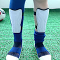 Pikkukuva 3 / 5: Kevyt Valkoiset Jalkapallo Shin Guards Nuorille ja Aikuisten Suojalevyt Kompakti Muotoilu