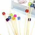Miniatyrbilde 4 av 5: Bambus Cocktailpinner med Krystallkubeperler - Perfekt for Fester, Frukt og Forretter - Pakke med 100 (4,7 tommer)
