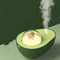 Miniatyrbillede 2 af 3: USB Avocado Luftfugtighedsmaskine med Natlys til Hjem, Soveværelse, Lille Bil og Kontor