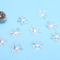 Miniatyrbillede 8 af 8: 200 stk Snefnug Konfetti ikke-vævet stof Jul Fluffy festdekoration Snefnug (sølv)
