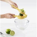 Miniatyrbillede 4 af 5: Gul multifunktionel citruspresser presset frugt appelsinjuice manuel citruspresser hjem lille bærbar citronklemme