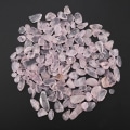 Miniatyrbilde 8 av 8: Tumlede steinbiter knuste naturlige krystallkvartsstykker (rosa)