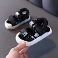 Miniatyrbillede 2 af 3: Børns sorte skridsikre åndbare sandaler med åben tå og tåbeskyttelse