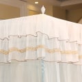 Miniatyrbilde 7 av 8: Luxury Princess Four Corner Stolper Seng Gardin Baldakin Netting Myggnett Sengetøy (M)