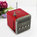 Pikkukuva 4 / 5: TD-V26 Digitaalinen Kannettava Mini FM Radio Vastaanotin LED Kaiutin Langaton Kaiutin MP3 Tuki SD/TF Kortti Punainen