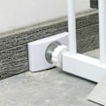 Miniatyrbild 4 av 5: 2025 Lämplig 4 st Väggskydd för Babygrind Gör Tryckmonterade Säkerhetsgrindar Mer Stabila (Vit)