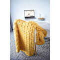 Miniatyrbillede 3 af 4: Tyk Strikket Merino Uld Tæppe - Boho Soveværelse Dekoration - 100x130cm Gul