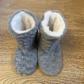 Pikkukuva 4 / 5: Vaaleanpunaiset lämpimät sisätossut naisille ja tytöille - Koot 3-7
