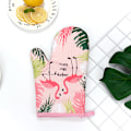 Pikkukuva 6 / 7: Flamingo-paksut leivontahanskat, lämmönkestävät, uunin ja mikroaaltouunin eristysmatto, keittiön ruoanlaittotarvikkeet