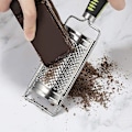 Miniatyrbillede 4 af 5: Sæt med 3 Rustfrit Stål Oste Rivjern - Skarpt Værktøj til Parmesan, Ingefær, Hvidløg, Muskatnød, Chokolade, Grøntsager og Frugt
