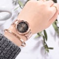 Miniatyrbild 4 av 4: Fashion Alloy Band Quartz Watch Gradient Color Dial Strass Watch (grå)